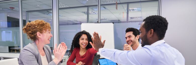 Wir geben die Mehrwertsteuersenkung natürlich an die Teilnehmer*innen der Präsenzseminare weiter