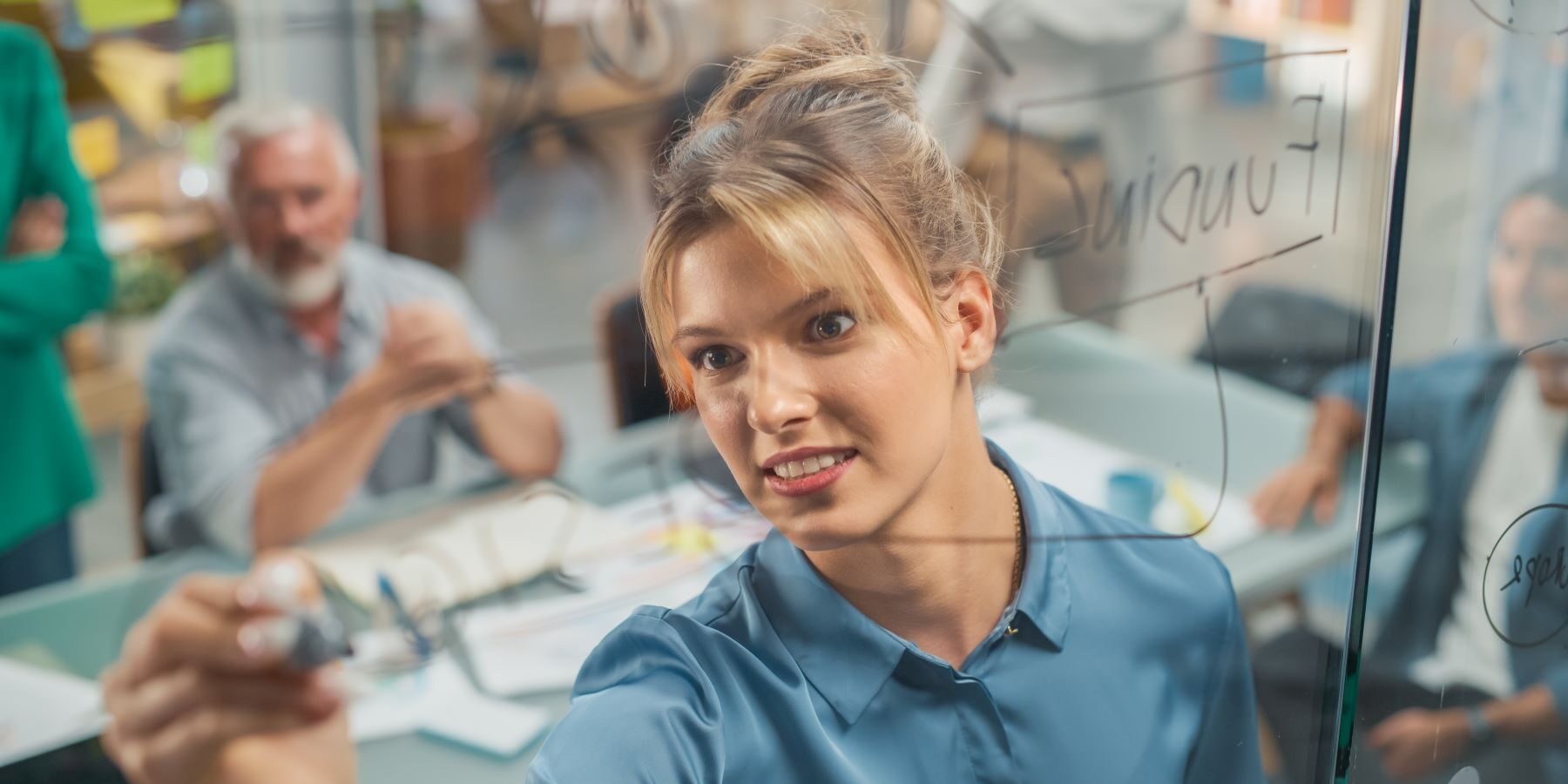 Kommunikationstraining Tageskurs – Rhetorik, nonverbale Kommunikation und Körpersprache verbessern mit den praxisorientierten Seminaren in NRW des erfolgreichen Weiterbildungsanbieters